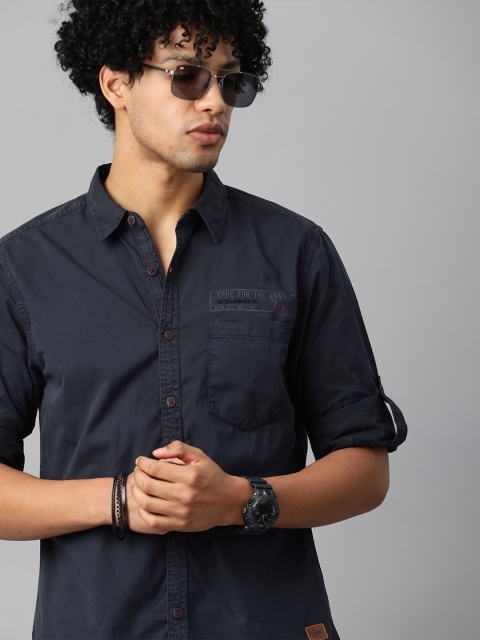 

The Roadster Lifestyle Co Men Navy Blue Solid Pure Cotton Casual Shirt