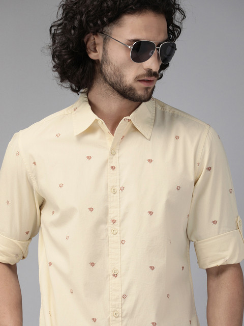 

Roadster Men Beige Regular Fit Printed Pure Cotton Casual Shirt