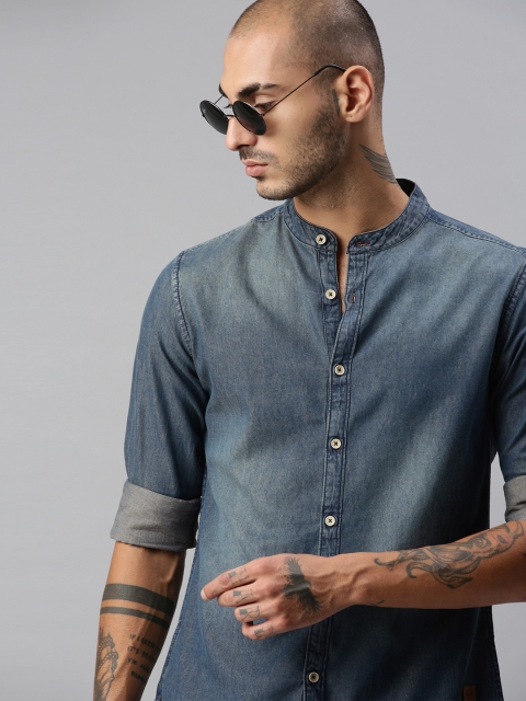 

The Roadster Lifestyle Co Men Blue Regular Fit Solid Denim Casual Shirt