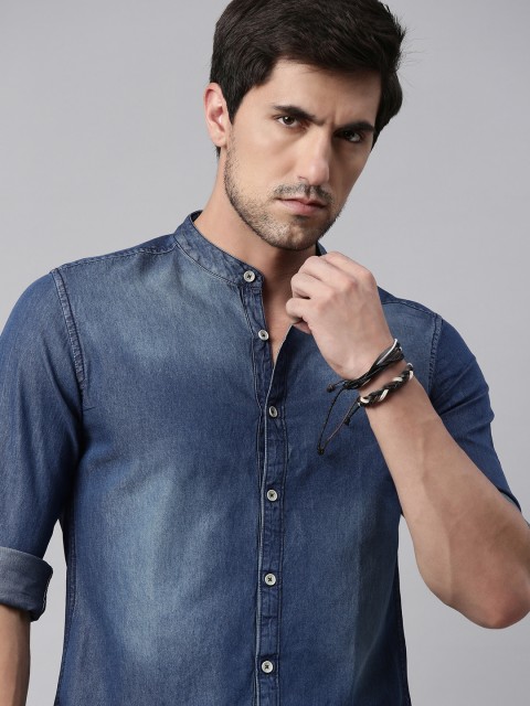 

The Roadster Lifestyle Co Men Blue Regular Fit Faded Casual Denim Shirt