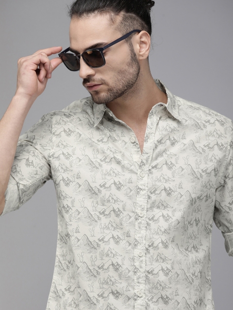 

The Roadster Lifestyle Co Men Off White Printed Casual Shirt