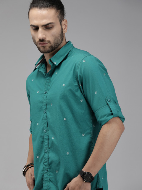 

The Roadster Lifestyle Co Men Green & White Regular Fit Printed Casual Shirt