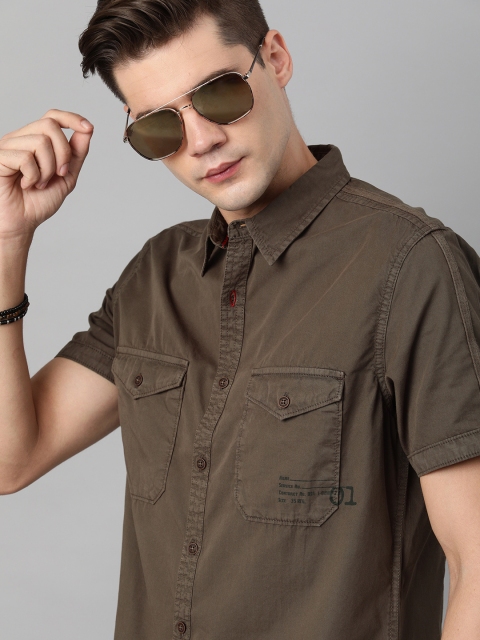 

The Roadster Lifestyle Co Men Brown Pure Cotton Casual Shirt