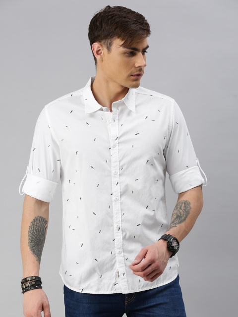 

The Roadster Lifestyle Co Men White & Black Regular Fit Printed Casual Shirt