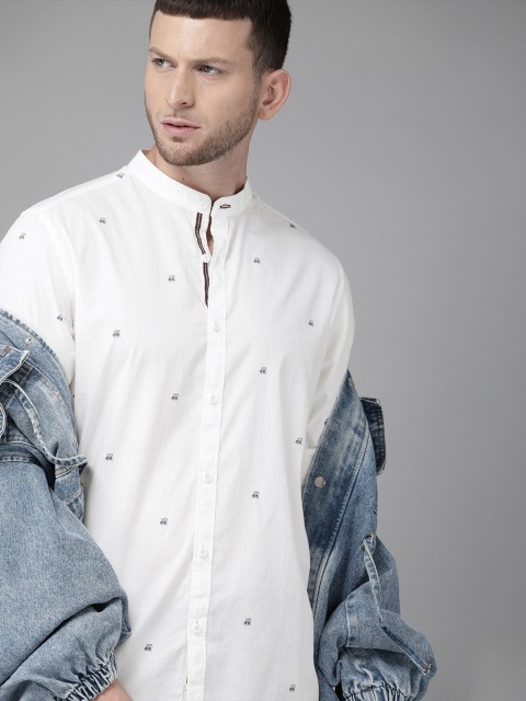 

The Roadster Lifestyle Co Men White & Navy Blue Regular Fit Printed Casual Shirt