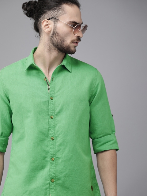

The Roadster Lifestyle Co Men Green Regular Fit Solid Casual Linen Cotton Shirt