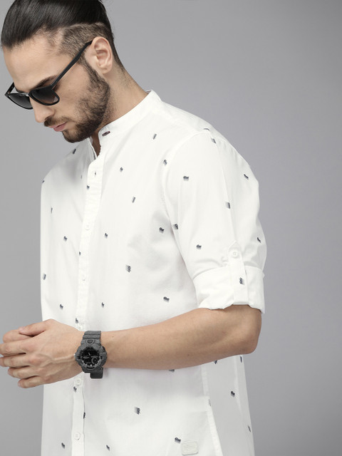 

The Roadster Lifestyle Co Men White & Navy Blue Printed Casual Shirt