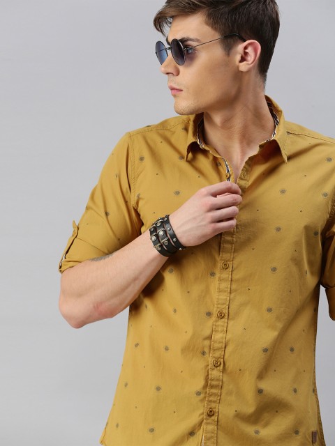 

The Roadster Lifestyle Co Men Brown & Black Regular Fit Printed Casual Shirt