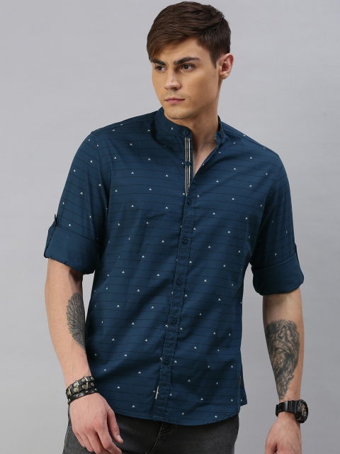 

Roadster Men Blue & White Regular Fit Printed Casual Shirt