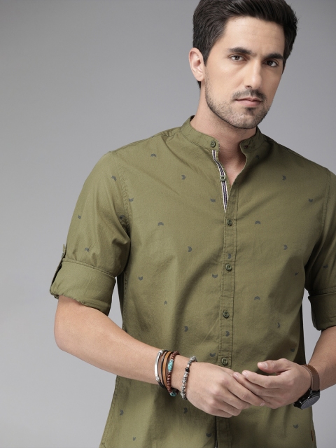 

The Roadster Lifestyle Co Men Olive Green & Blue Regular Fit Printed Casual Shirt