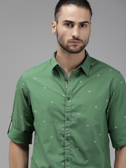 

The Roadster Lifestyle Co Men Green Regular Fit Printed Casual Shirt