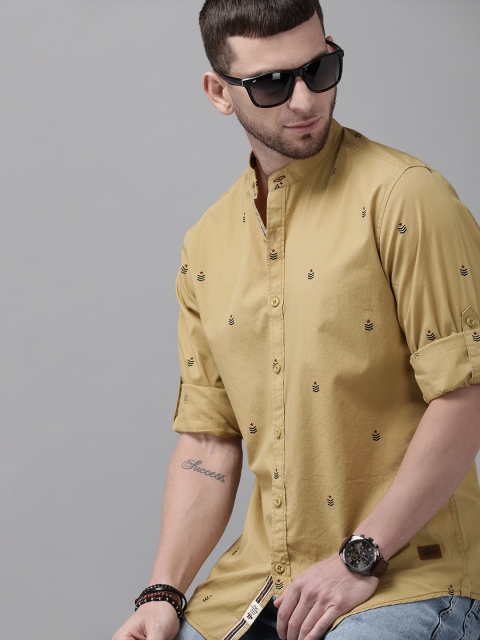 

Roadster Men Khaki & Red Regular Fit Printed Casual Shirt