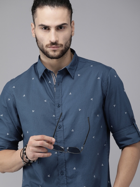 

Roadster Men Blue & White Regular Fit Printed Casual Shirt