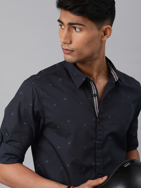 

The Roadster Lifestyle Co Men Navy Blue Printed Regular Fit Pure Cotton Casual Shirt