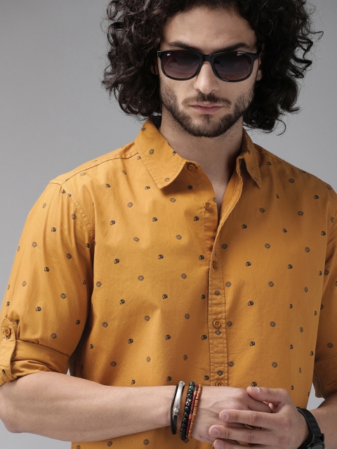 

Roadster Men Mustard Yellow & Black Regular Fit Printed Pure Cotton Casual Shirt