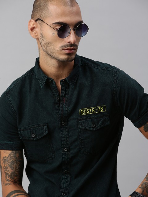 

Roadster Men Green Regular Fit Solid Casual Shirt