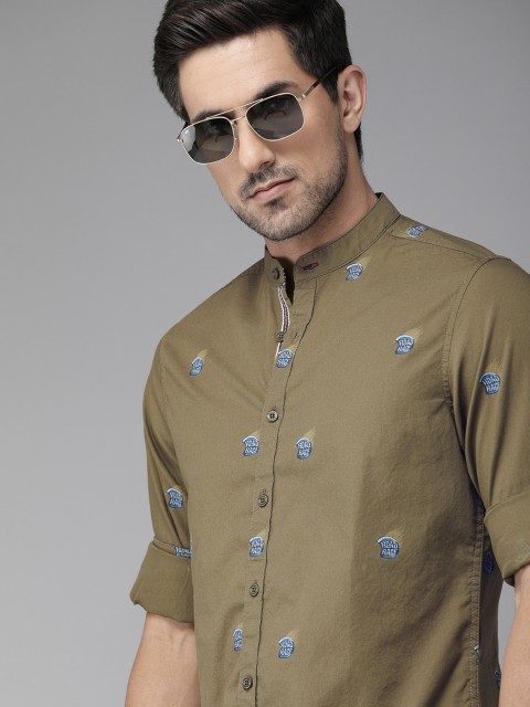

The Roadster Lifestyle Co Men Olive Green Regular Fit Printed Casual Shirt