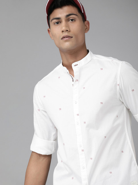 

The Roadster Lifestyle Co Men White Romain AOP Regular Fit Printed Pure Cotton Casual Shirt