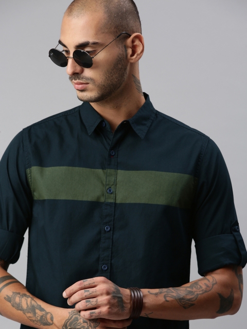 

Roadster Men Navy Blue Regular Fit Striped Casual Shirt