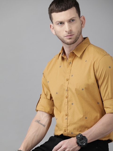 

Roadster Men Brown Alonso AOP Regular Fit Printed Pure Cotton Casual Shirt