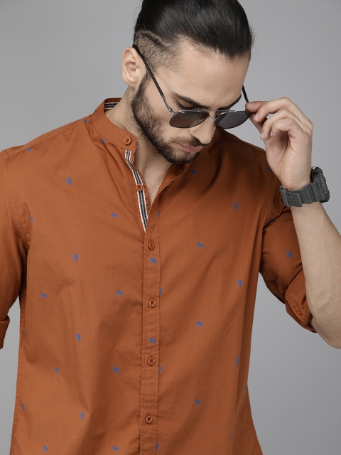 

The Roadster Lifestyle Co Men Orange & Blue Printed Casual Shirt
