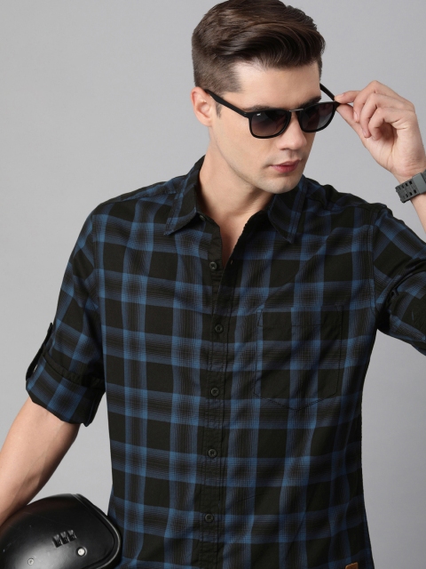 

The Roadster Lifestyle Co Men Black & Blue Regular Fit Checked Casual Shirt with Mask