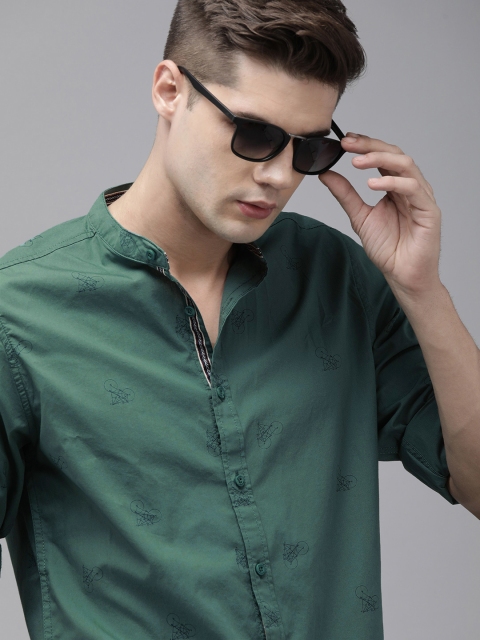 

The Roadster Lifestyle Co Men Green Printed Casual Shirt