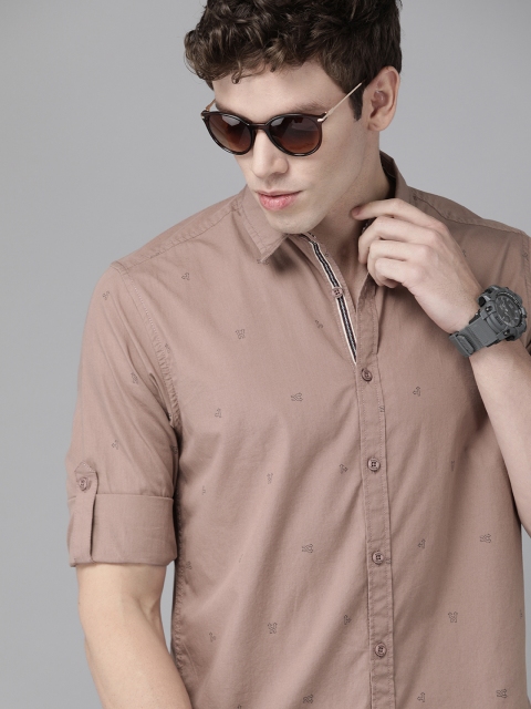 

The Roadster Lifestyle Co Men Mauve & Black Regular Fit Printed Casual Shirt