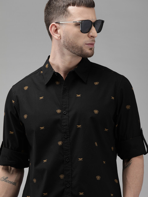 

Roadster Men Black Regular Fit Logo Printed Casual Shirt
