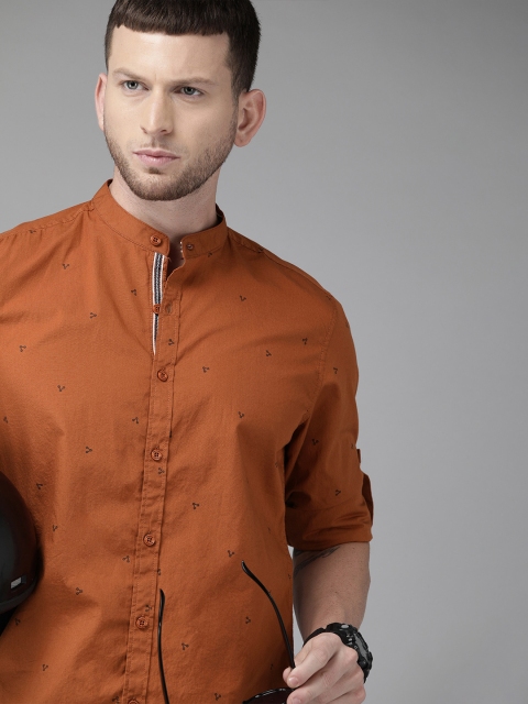

Roadster Men Red & Maroon Regular Fit Printed Casual Shirt