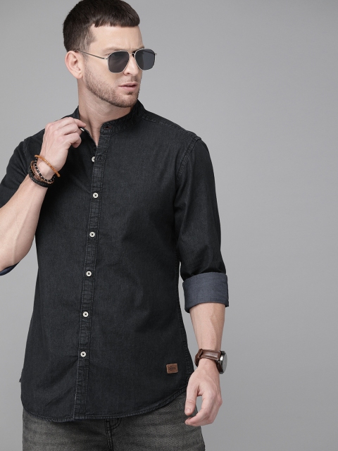 

Roadster Men Black Regular Fit Solid Faded Casual Denim Shirt