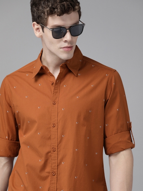 

Roadster Men Rust Orange & White Regular Fit Printed Casual Shirt