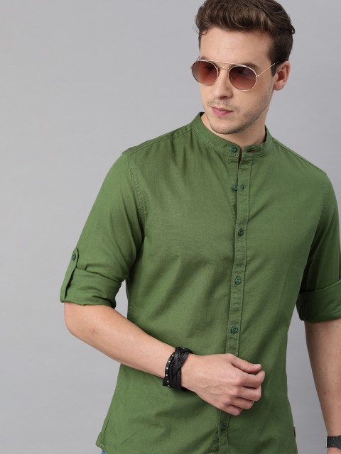 

The Roadster Lifestyle Co Men Green Pure Cotton Casual Shirt With Slub Effect