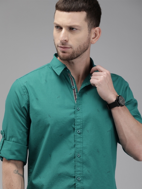

Roadster Men Green Regular Fit Printed Casual Shirt