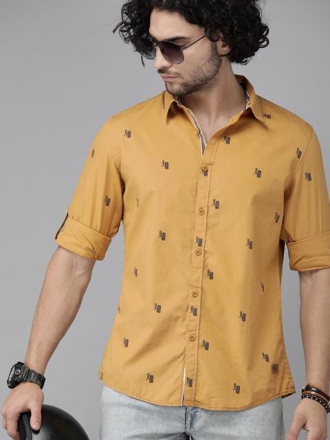 

Roadster Men Mustard Yellow & Black Regular Fit Printed Casual Shirt