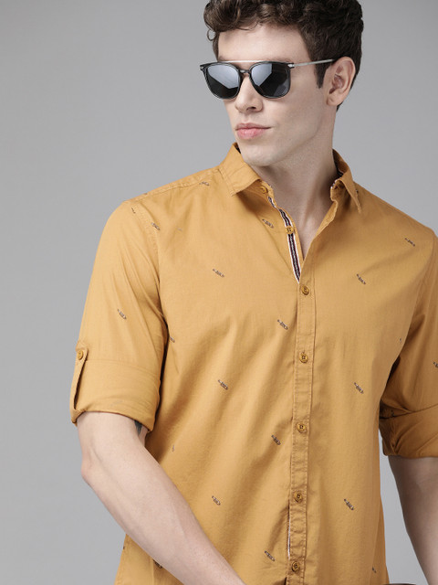 

The Roadster Lifestyle Co Men Brown & Black Regular Fit Printed Casual Shirt