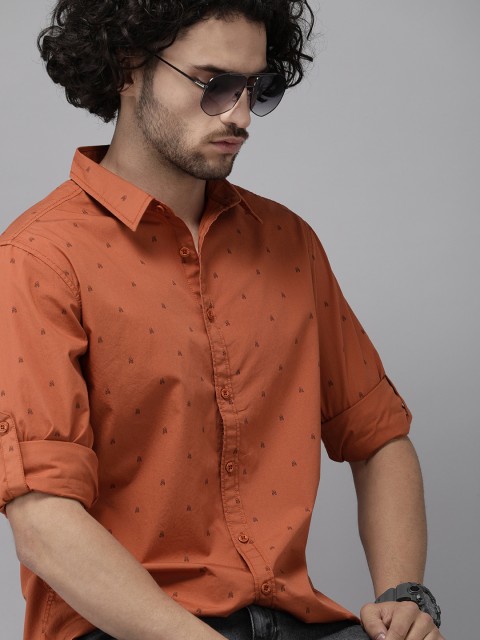 

The Roadster Lifestyle Co Men Rust & Black Regular Fit Printed Casual Shirt