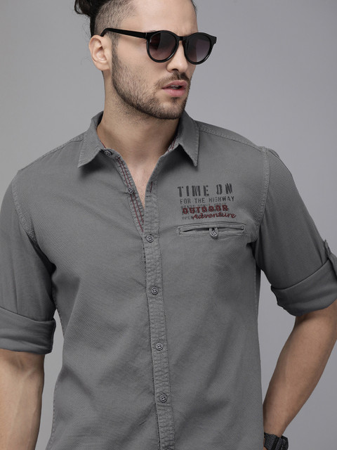 

The Roadster Lifestyle Co Men Grey Casual Shirt