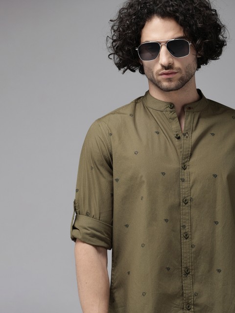 

The Roadster Lifestyle Co Men Olive Brown & Black Regular Fit Printed Casual Shirt