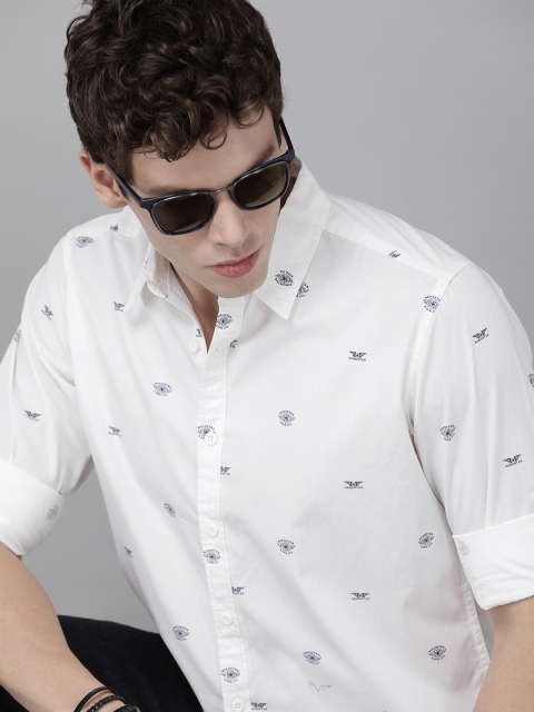 

Roadster Men White & Blue Regular Fit Printed Casual Shirt