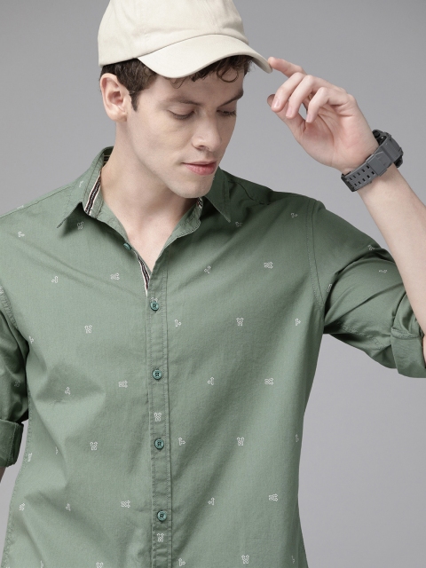 

Roadster Men Green & White Regular Fit Printed Casual Shirt