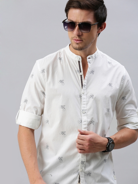 

Roadster Men White & Black Regular Fit Printed Casual Shirt