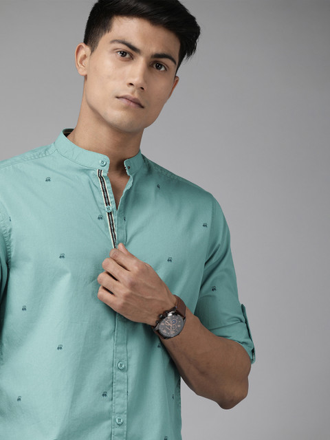 

Roadster Men Sea Green & Black Regular Fit Printed Casual Shirt