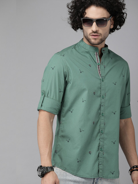 

The Roadster Lifestyle Co Men Olive Green & Black Regular Fit Printed Casual Shirt