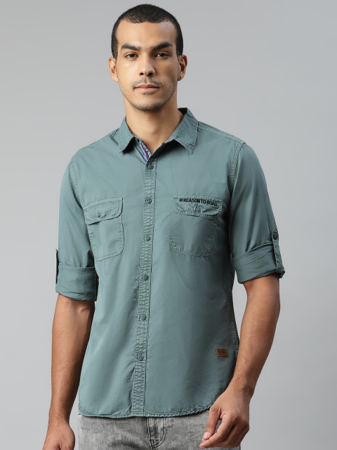 

The Roadster Lifestyle Co Men Sea Green Pure Cotton Regular Fit Solid Casual Shirt