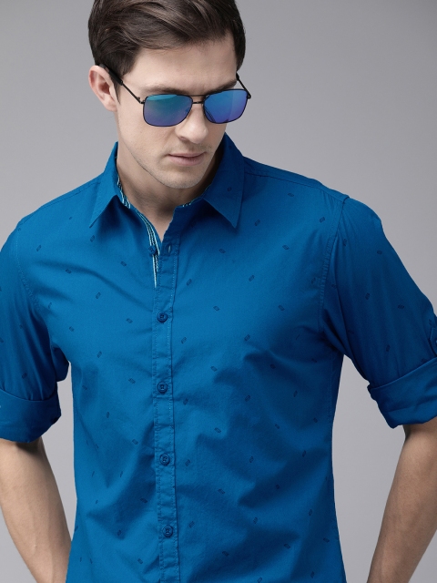 

The Roadster Lifestyle Co Men Blue Printed Casual Shirt
