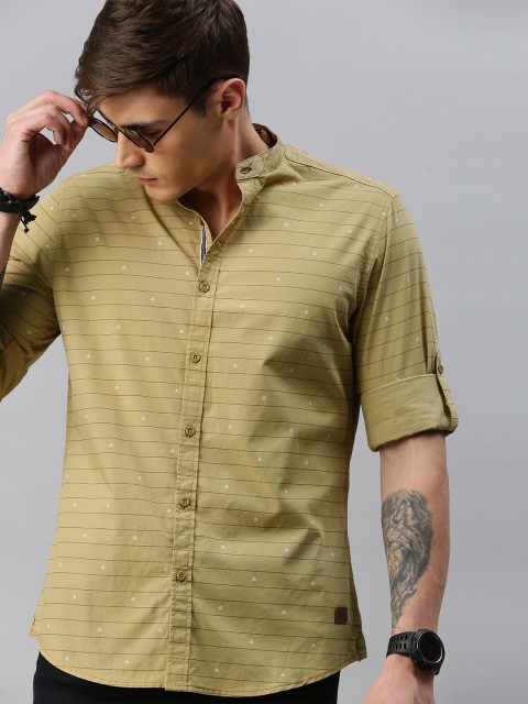 

The Roadster Lifestyle Co Men Brown & Black Regular Fit Striped Casual Shirt