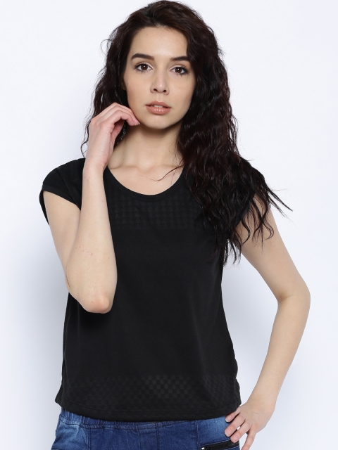 

ONLY Black Top