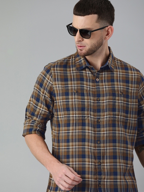 

WROGN Men Brown & Navy Blue Regular Fit Checked Casual Shirt
