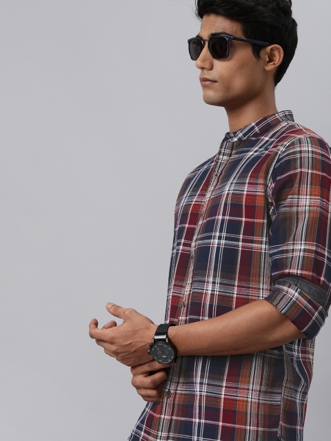 

WROGN Men Navy Blue & Red Checked Slim Fit Casual Shirt